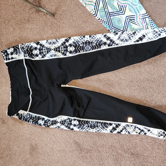 Pink by Victoria Secret capris - Picture 4 of 12